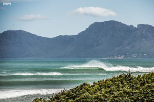The-Meditearranean-Sea-serving-waves-on-the-island-of-Majorca-Baleares-Spain-950