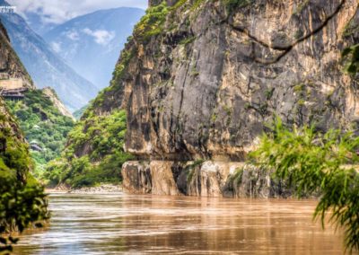 Tiger-Leaping-Gorge-Hutiaoxiao-Lijiang-Yunnan-China-Yangtze-River-Sightseeing-950