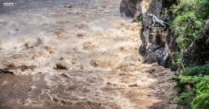 Tiger-Leaping-Gorge-Hutiaoxiao-Lijiang-Yunnan-China-Yangtze-River-Sightseeing-Valley-1024x536