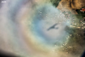 Ultraleicht-Flug-Wolken-Schatten-Rainbow-above-the-Clouds-1024x682